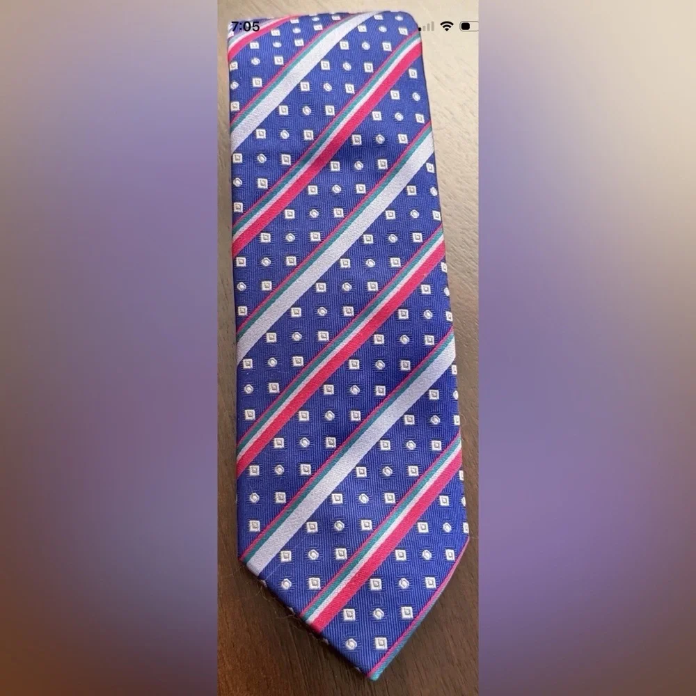 Andrew ties Classic Striped Men's Tie in Blue and Pink